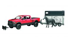 En imponerende 1:16 model af RAM 2500 Power Wagon med hestetransport.