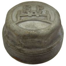 Navdæksel, der sikrer korrekt funktion og stabilitet af hjul.