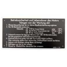 Typeskilt til identifikation og data om traktormodellen.