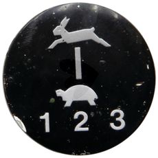 Kredsløbssymboler til elektriske systemer, vigtige til fejlfinding og reparation.