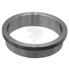 Distancerør som giver stabilitet og støtte i traktorens konstruktion.