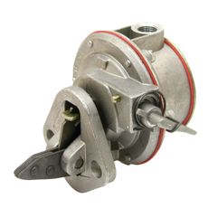 Brændstofpumpe til pålidelig brændstoflevering til motoren, vital for effektiv drift.