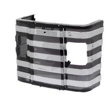 Frontgrill til beskyttelse af motoren og et stilrent design på traktoren.