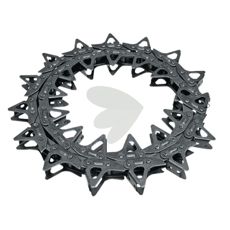 Kompakt transportkæde med 32 led, ideel til små maskiner og køretøjer.