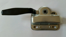 Venstre dørhåndtag med lås, perfekt til traktor eller entreprenørmaskine.