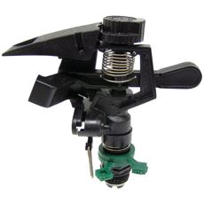 Halvcirkelsprinklersystem til effektiv vanding af mellemlange områder.