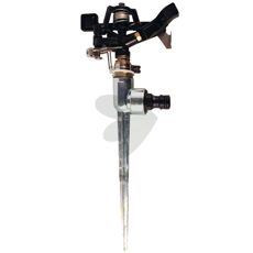 Sprinkler på zinkspyd giver nem installation til vanding af grønne områder.