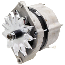 John Deere 14V / 120A generator, perfekt til pålidelig strøm i arbejde.