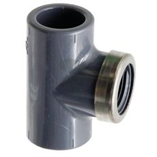 Højkvalitets T-stykke til PVC-U rør med to limbøsninger og indvendigt gevind.