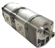 Hydraulisk dobbeltpumpe med kapacitet 14/13 cm3, model 3226942R93.
