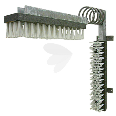 Kobørste, et vigtigt redskab for at holde køer rene og friske.