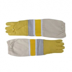 Gule bihandsker i skind og canvas med ventileret net for øget komfort.