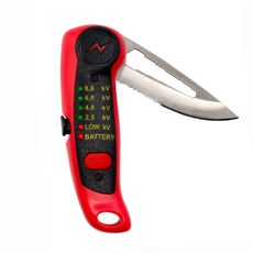 Funktionel hegnstester med kniv og boltspændere for nem brug.