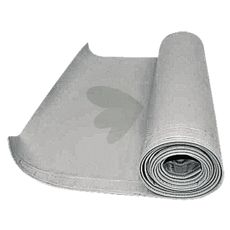 Grå beskyttelsespresenning, ideel til at beskytte udstyr mod vejr og snavs.