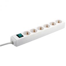 Hvid 1,5M forlængerledning med 6 kontakter og strømsikringsswitch for bekvemmelighed.