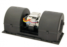 12V kabineblæser med tre hastigheder, giver effektiv ventilation og komfort i køretøjet.