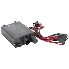 Calix 12V, 5A batterilader, IP44-klassificeret, perfekt til sikker opladning udendørs.