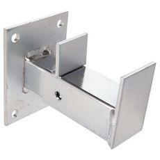 Nedre styrestykke zinket, perfekt til reparationer og vedligeholdelse af maskiner.