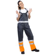 Holdbare regnbukser med seler, orange og blå, beskytter mod vejr og vind.