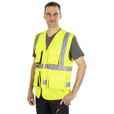 Gul sikkerhedsvest med flere lommer for ekstra funktionalitet.