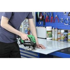 Hvid polyethylen plade med dimensionerne 2X750X1000 mm, ideel til mange projekter.